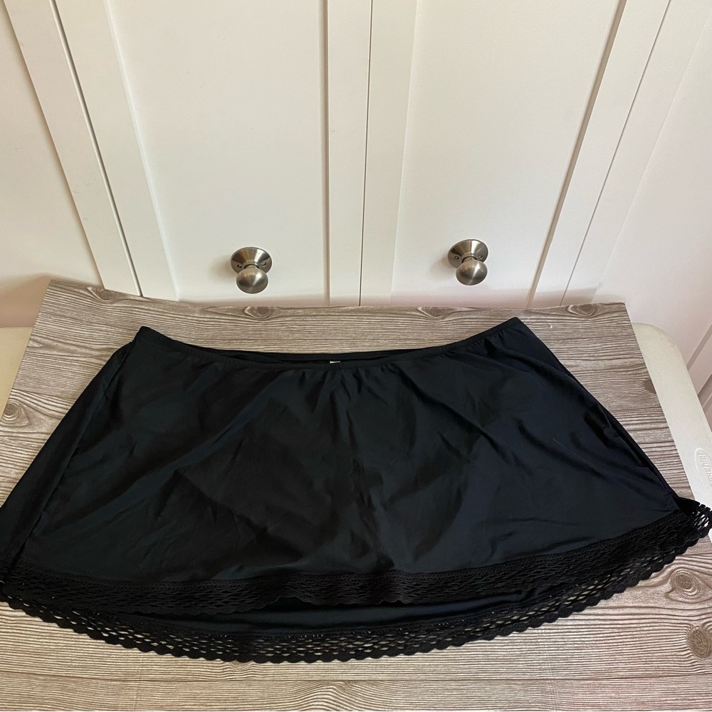 NWOT Catherine’s Plus Size (4X) Black Swim Skirt